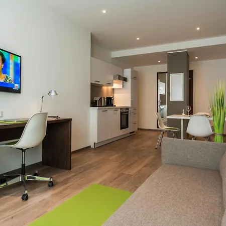 N Serviced Apartmán *
